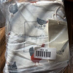 Kyte BABY Bamboo Crib Sheet with Chicken Design